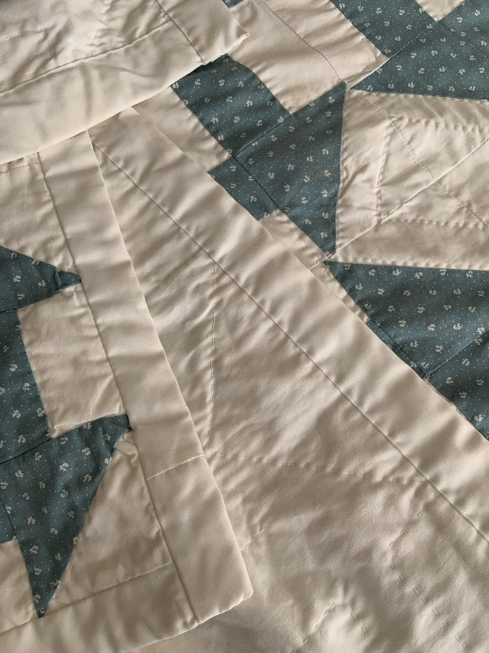 Vintage Classic White and Light Blue Patchwork Quilt - Home Bedding